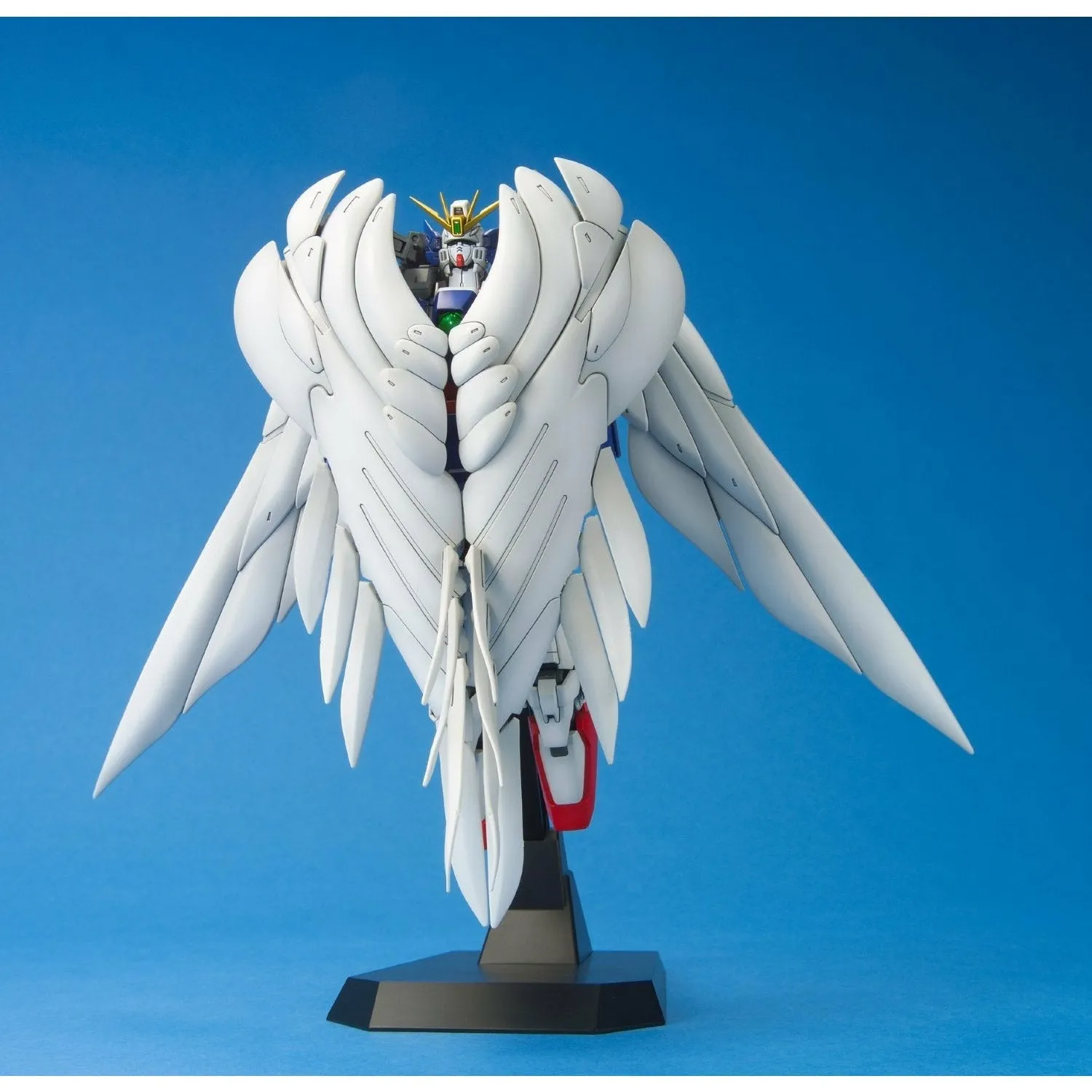 Bandai 5063541 MG 1/100 Wing Gundam Zero Custom