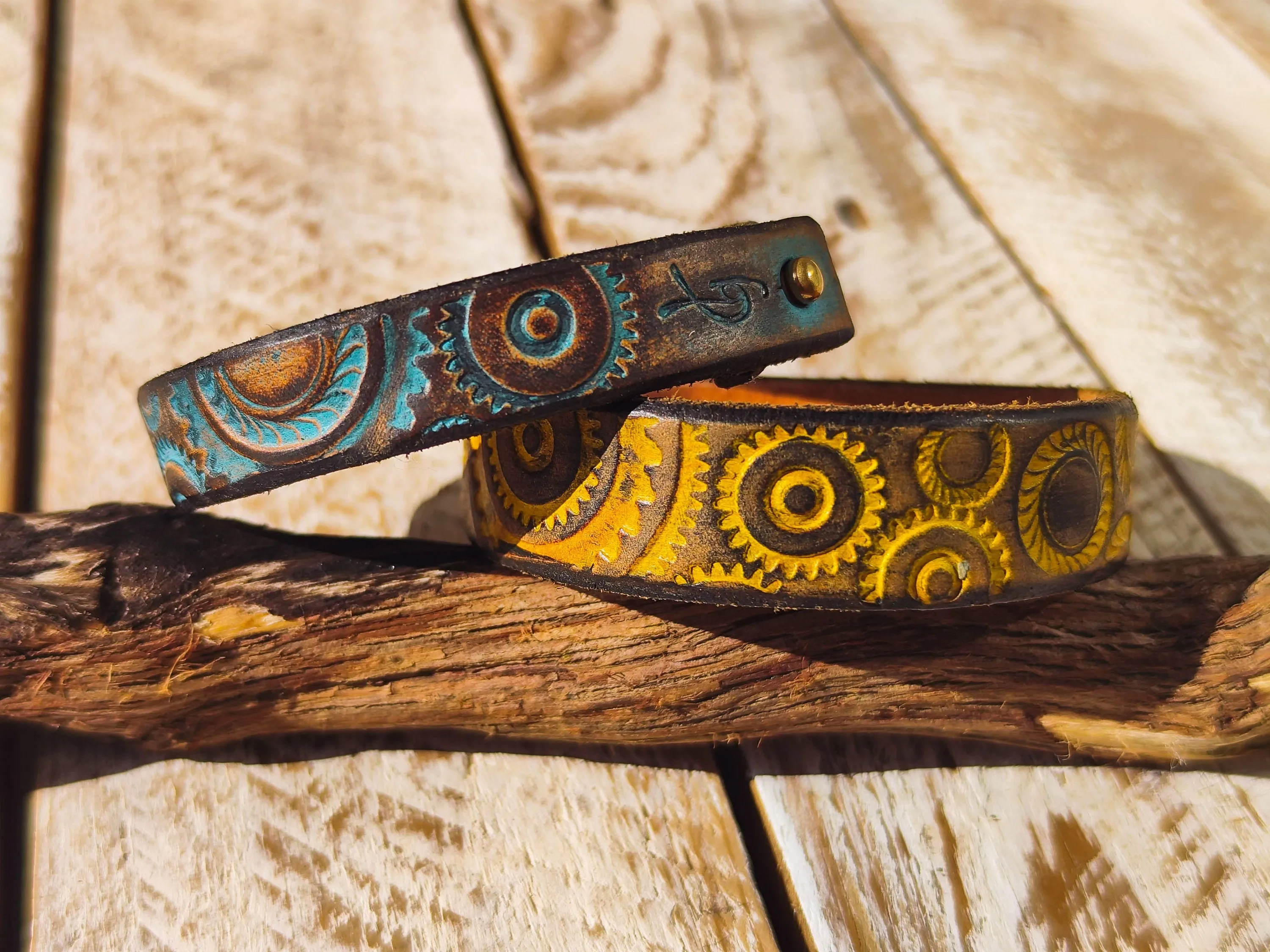 Handcrafted Steampunk Leather Bracelet - 1.5 cm Brown & Yellow Motorcycle Gear Design by ISHAOR