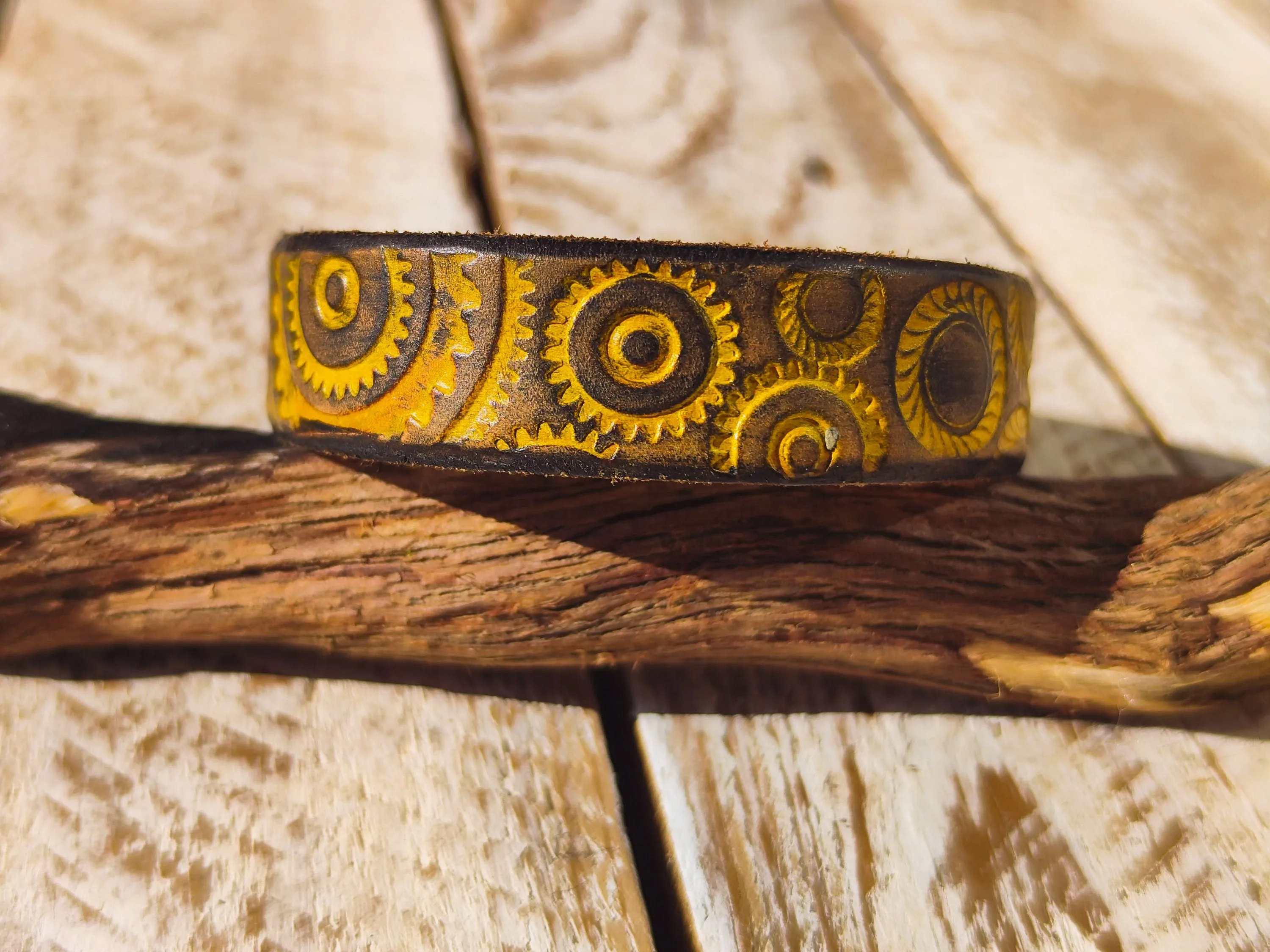 Handcrafted Steampunk Leather Bracelet - 1.5 cm Brown & Yellow Motorcycle Gear Design by ISHAOR