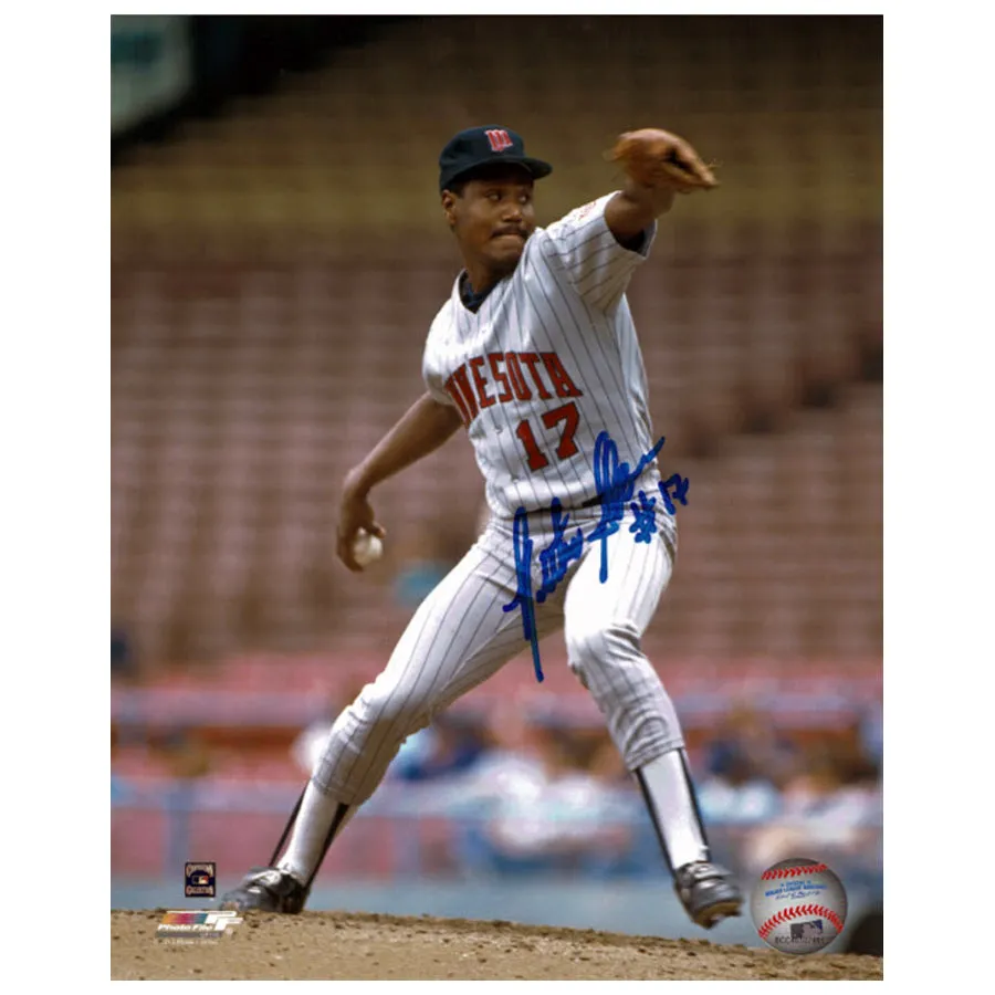 Les Straker Autographed Minnesota Twins 8x10 Photo Pitch