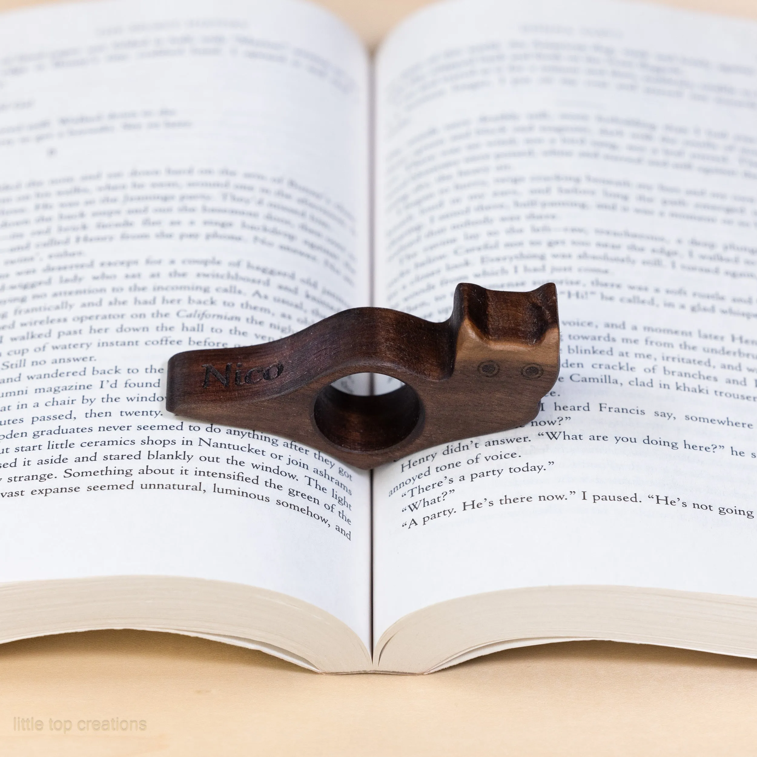 Wooden Cat Thumb Book Page Holders