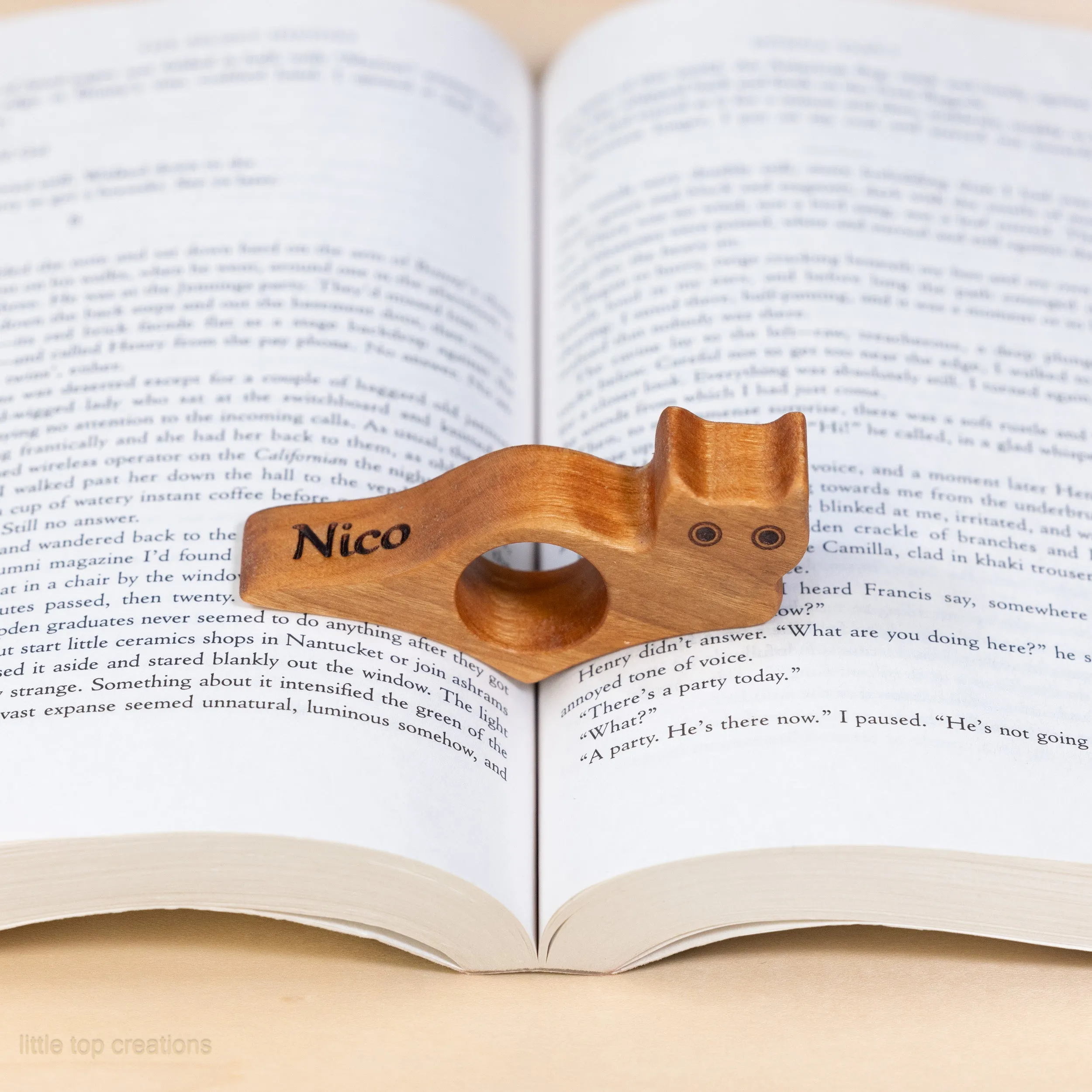 Wooden Cat Thumb Book Page Holders